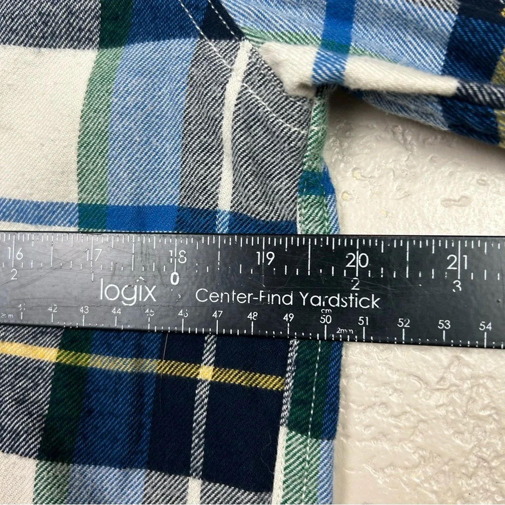 GAP Men's Navy and White Plaid‎ Button Down Shirt